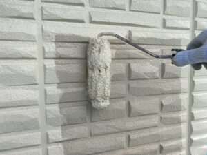 外壁中塗りの様子